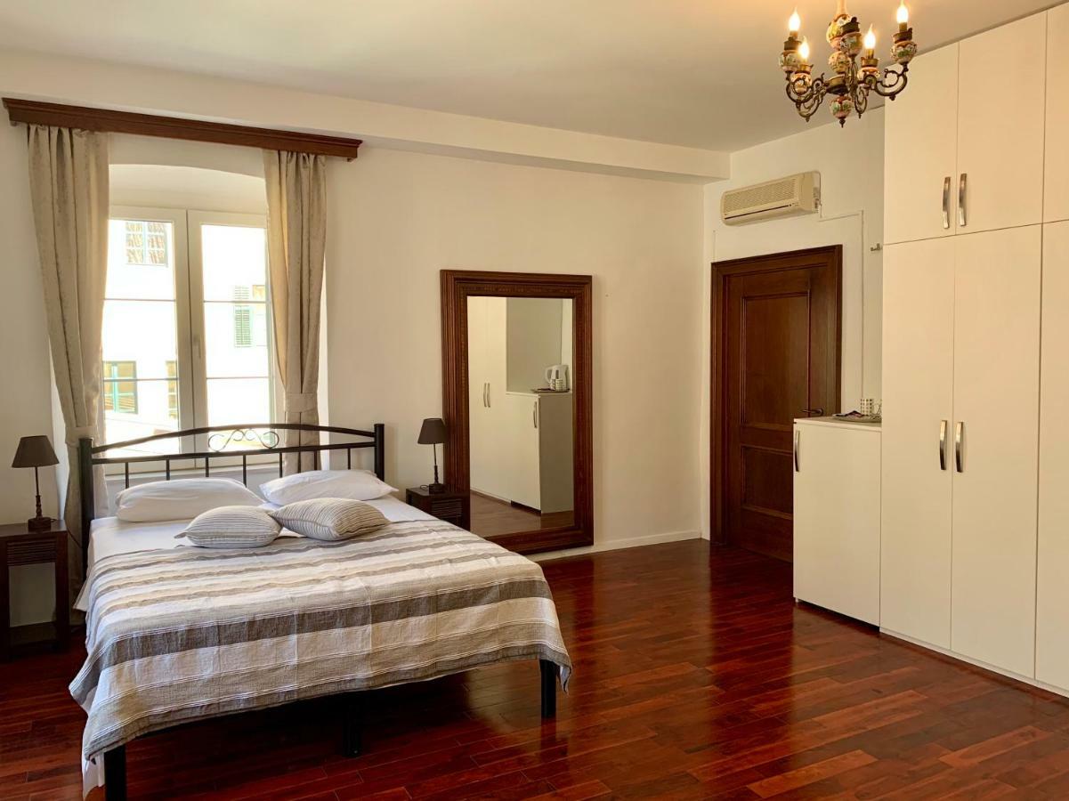 1783 Old Town Apartman